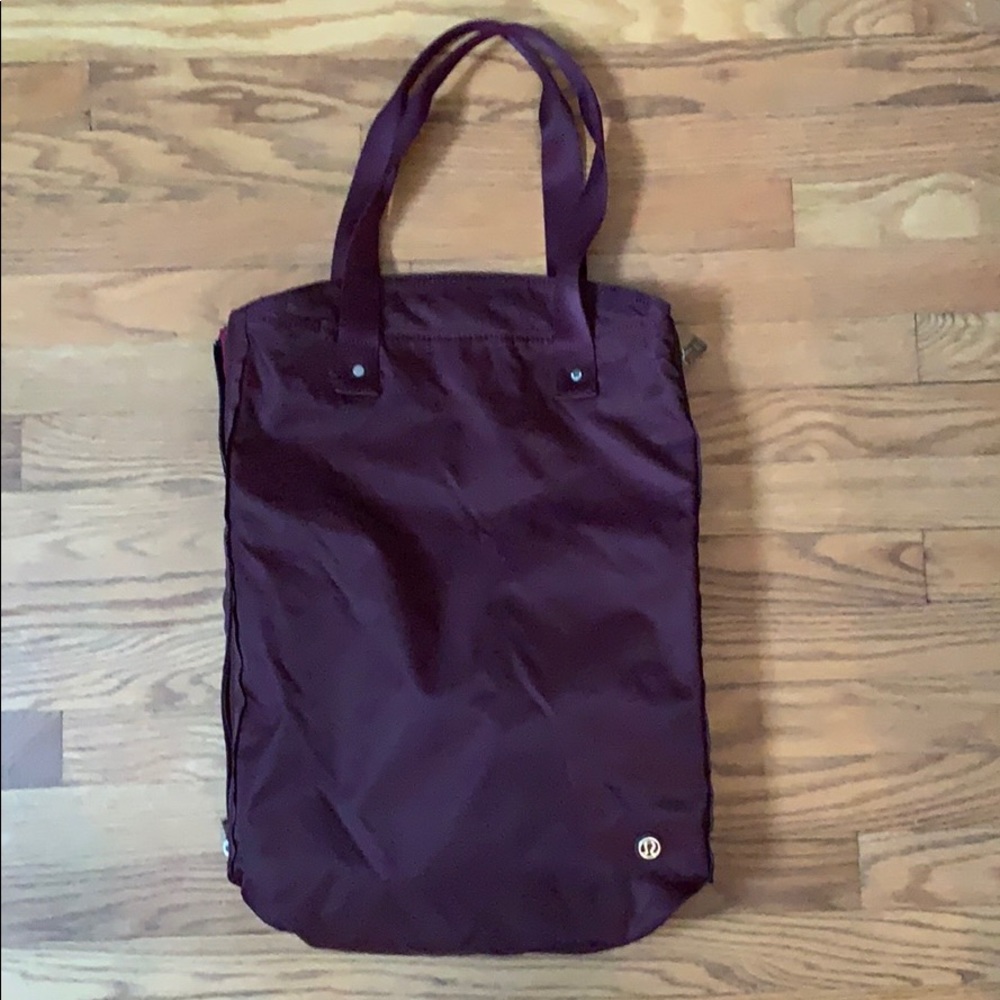 Like new Lululemon Yoga/Gym bag